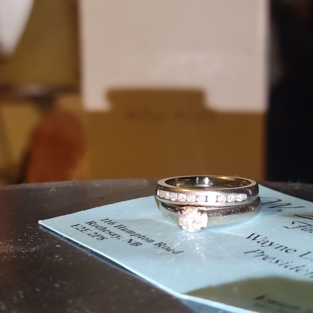 Diamond Rings - Picture 4 of 4